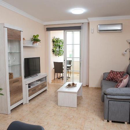 Apto Isa: Amplio Y Acogedor Apto De 75M Con Terraza, Aire Acondicionado Y Parking Gratuito Los Abrigos Exterior foto