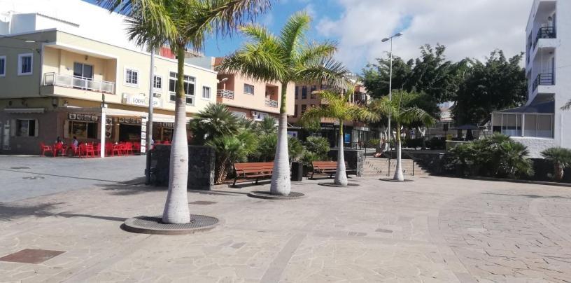 Apto Isa: Amplio Y Acogedor Apto De 75M Con Terraza, Aire Acondicionado Y Parking Gratuito Los Abrigos Exterior foto