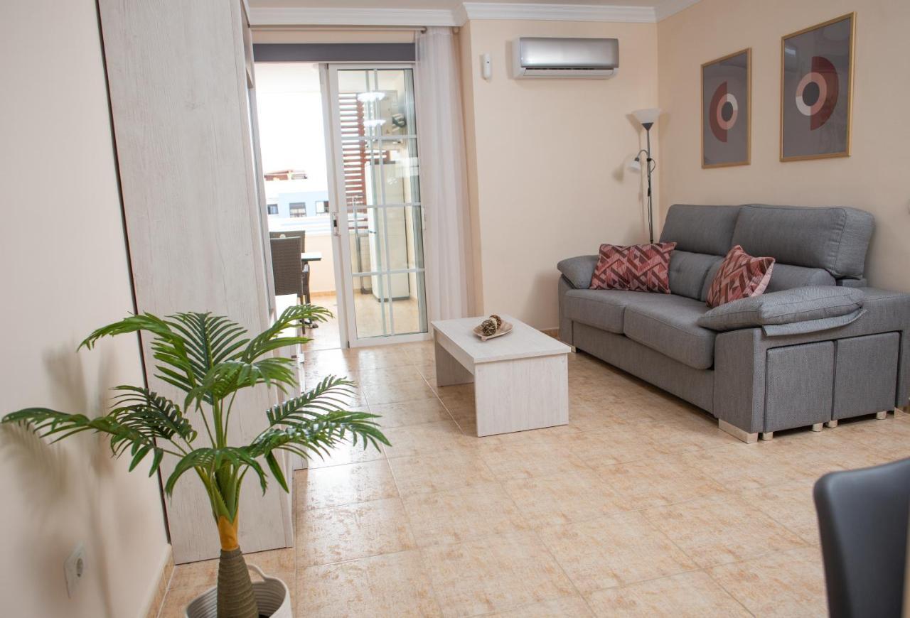 Apto Isa: Amplio Y Acogedor Apto De 75M Con Terraza, Aire Acondicionado Y Parking Gratuito Los Abrigos Exterior foto